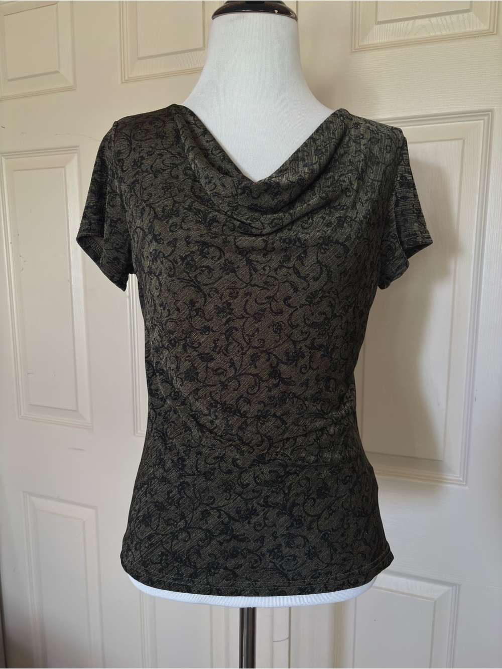 Briggs New York Olive and Black Cowl Neck Short Sleeve Top